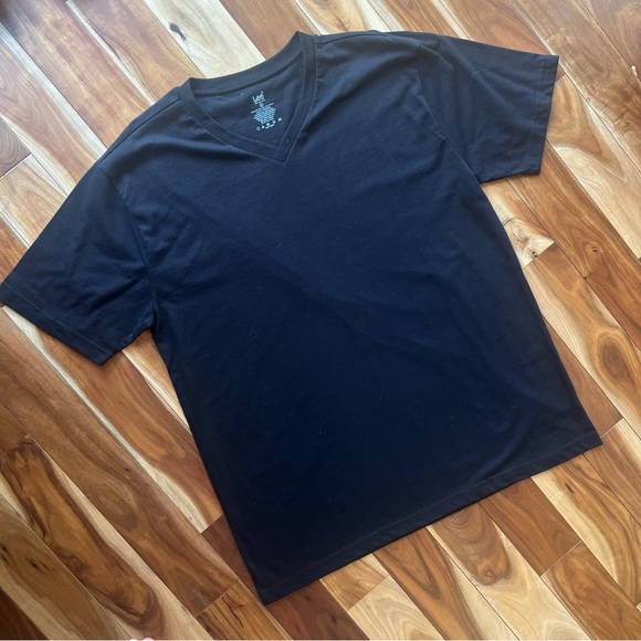 NWOT classic Lee jeans vneck tee - Picture 9 of 12